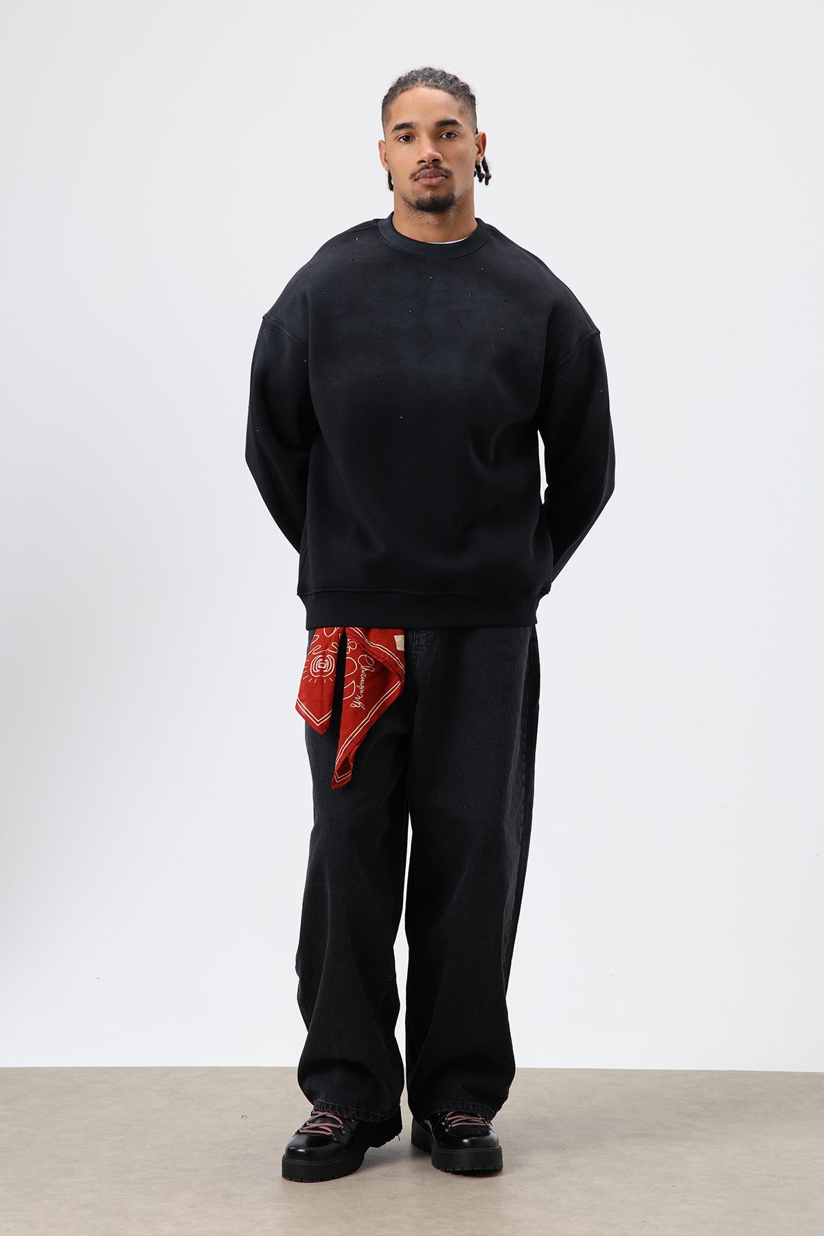 Yıkamalı Taş Detaylı Oversize Sweatshirt Siyah