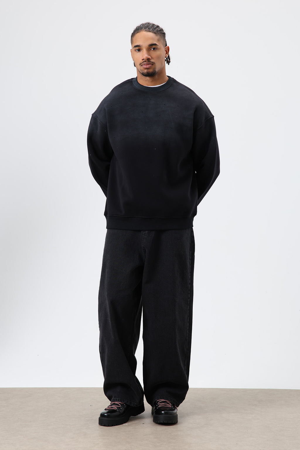 Yıkamalı Taş Detaylı Oversize Sweatshirt Siyah
