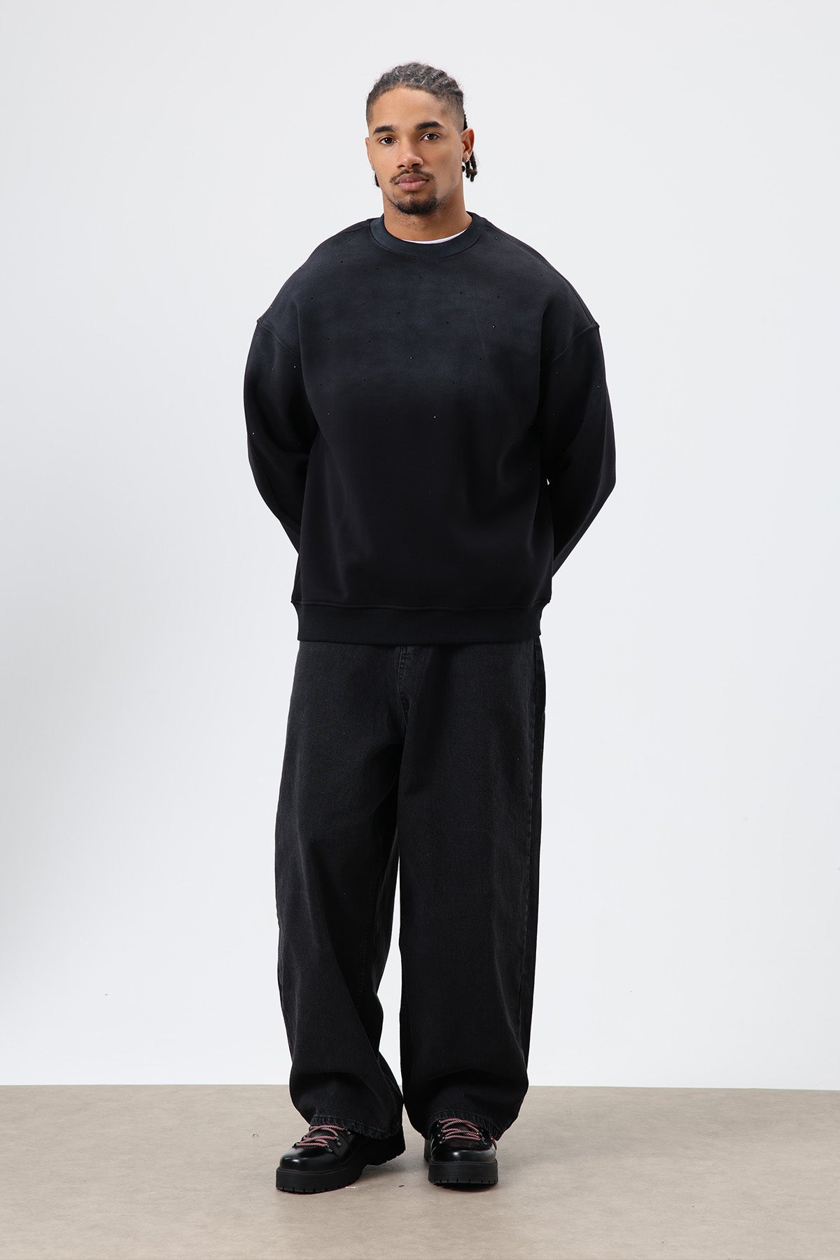 Yıkamalı Taş Detaylı Oversize Sweatshirt Siyah
