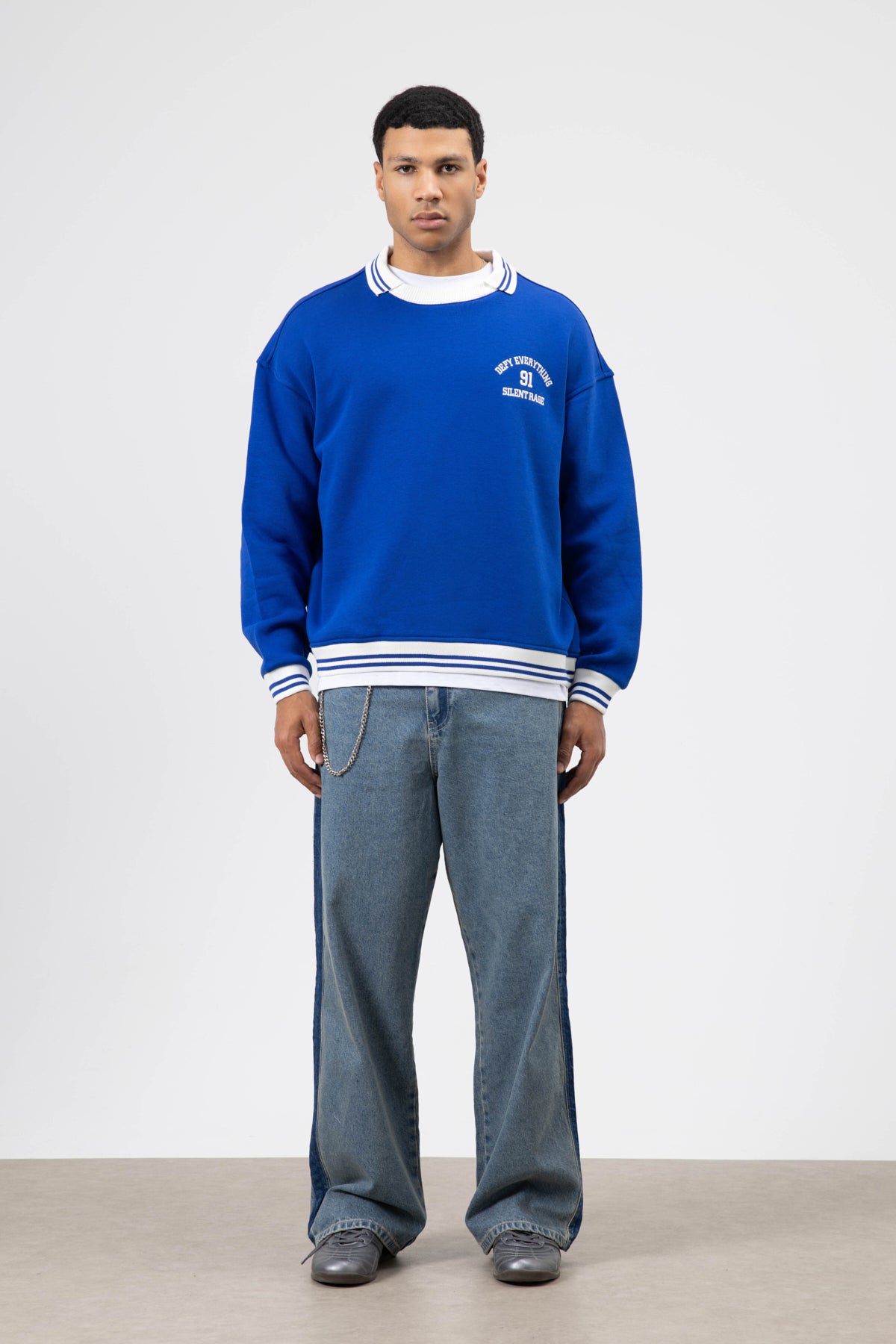 Oversize Yaka Nakış Detaylı Sweatshirt Saks