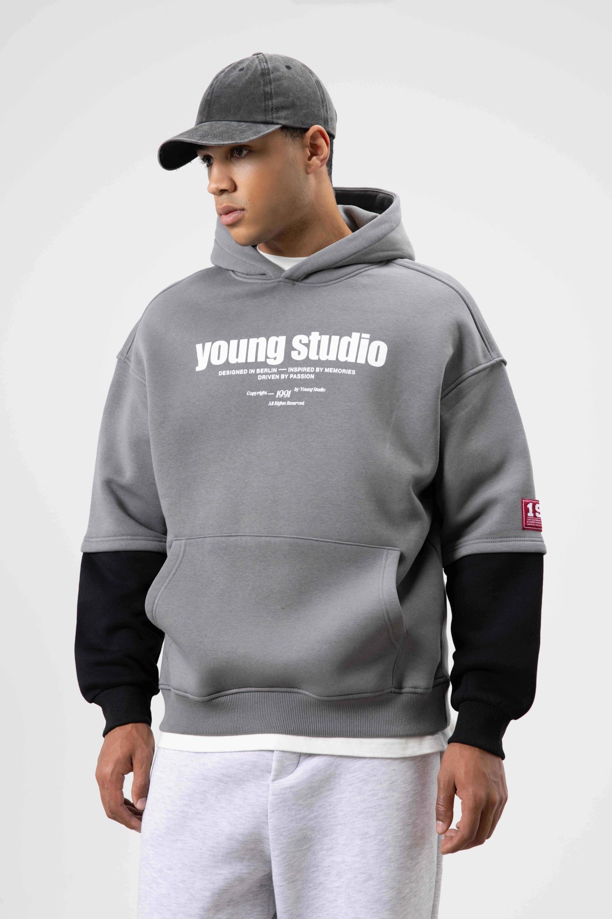 Oversize Baskılı Kapüşonlu Sweatshirt Füme