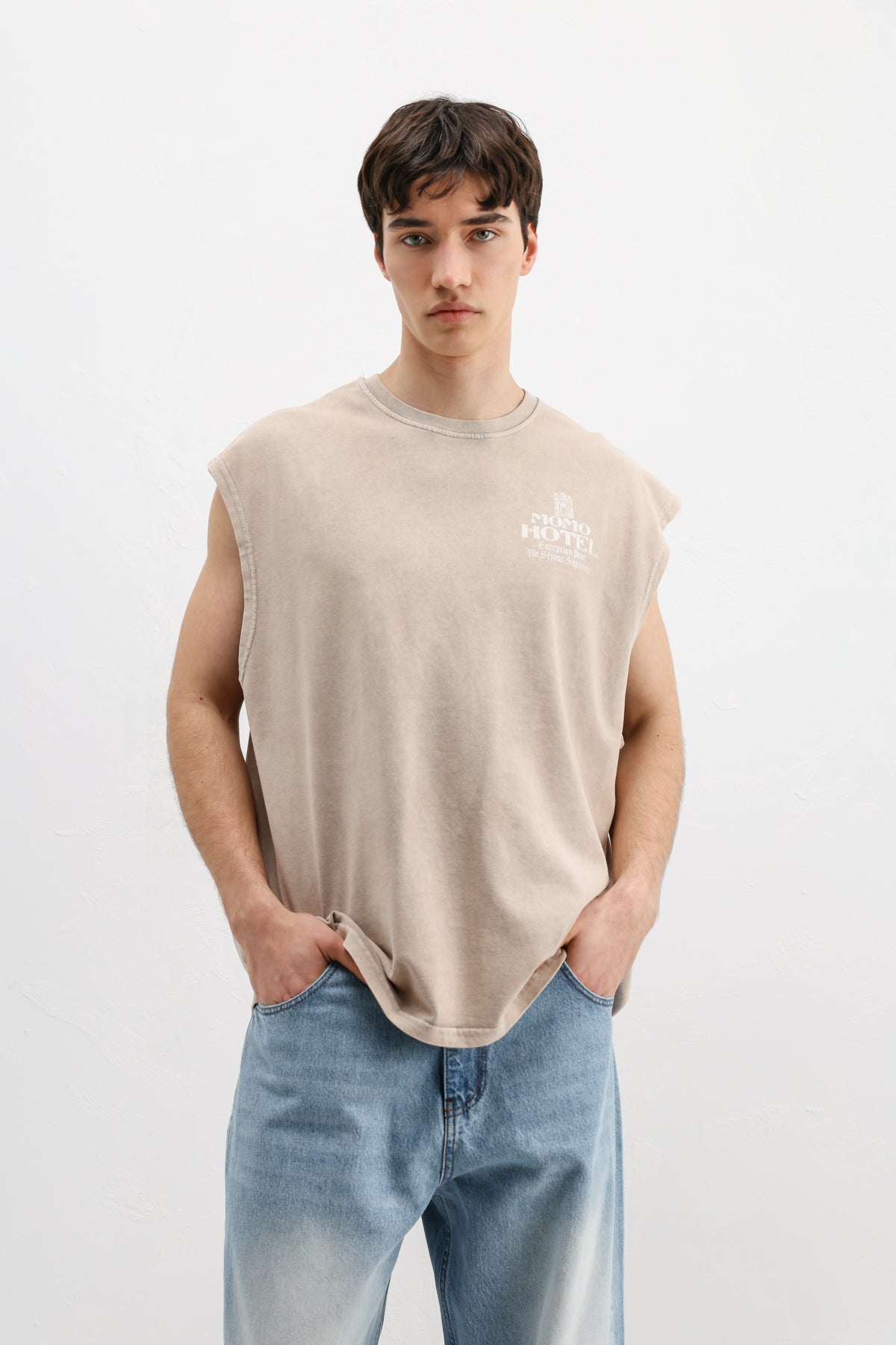 Baskılı Kolsuz Oversize Tişört Bej