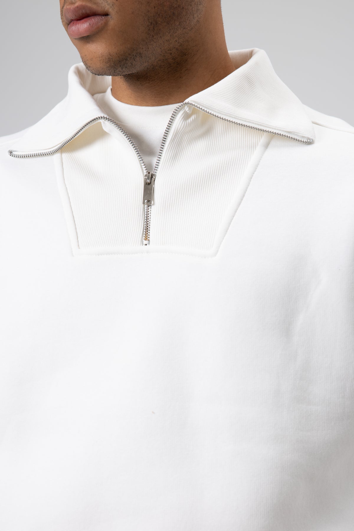 Basic Fermuarlı Dik Yaka Sweatshirt Ekru