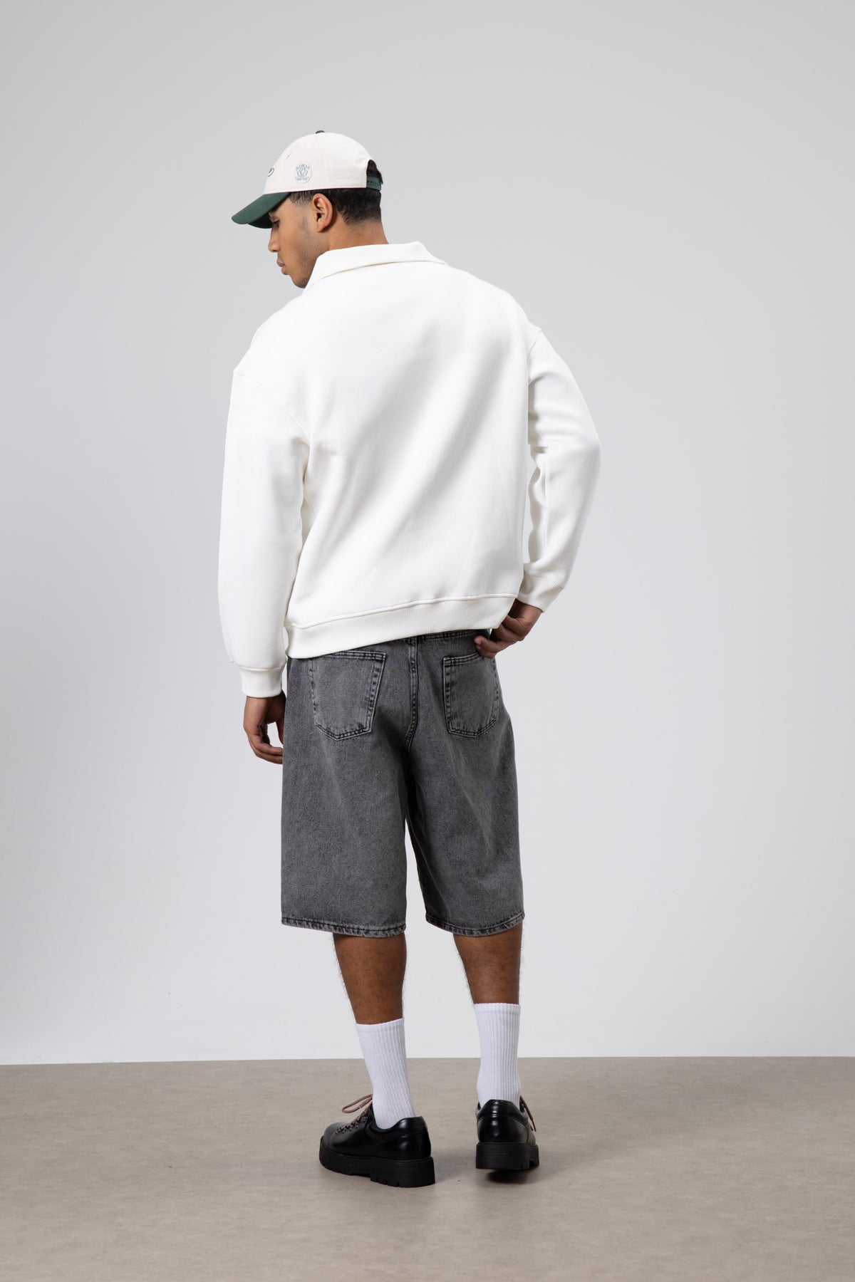 Basic Fermuarlı Dik Yaka Sweatshirt Ekru