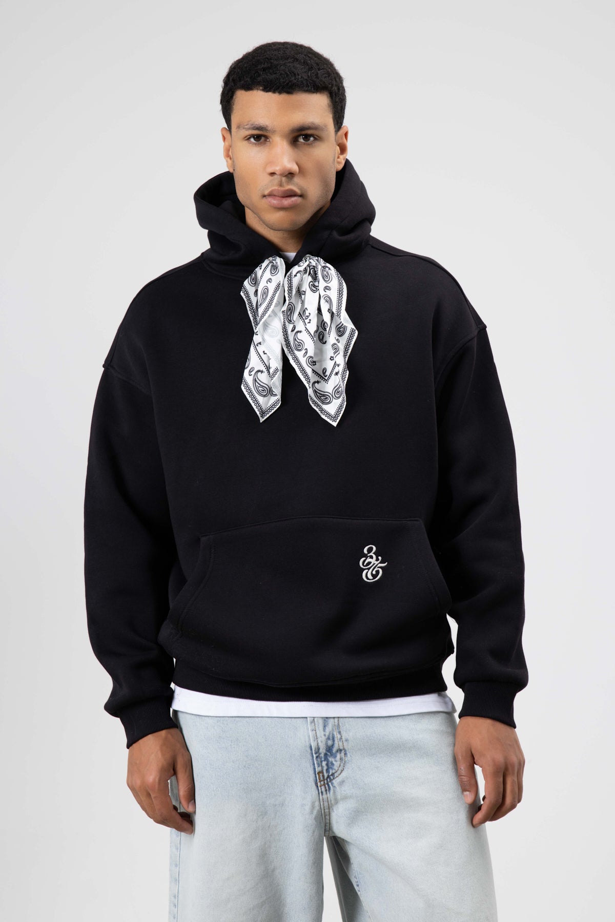 Oversize Fular Detaylı Kapüşonlu Sweatshirt Siyah