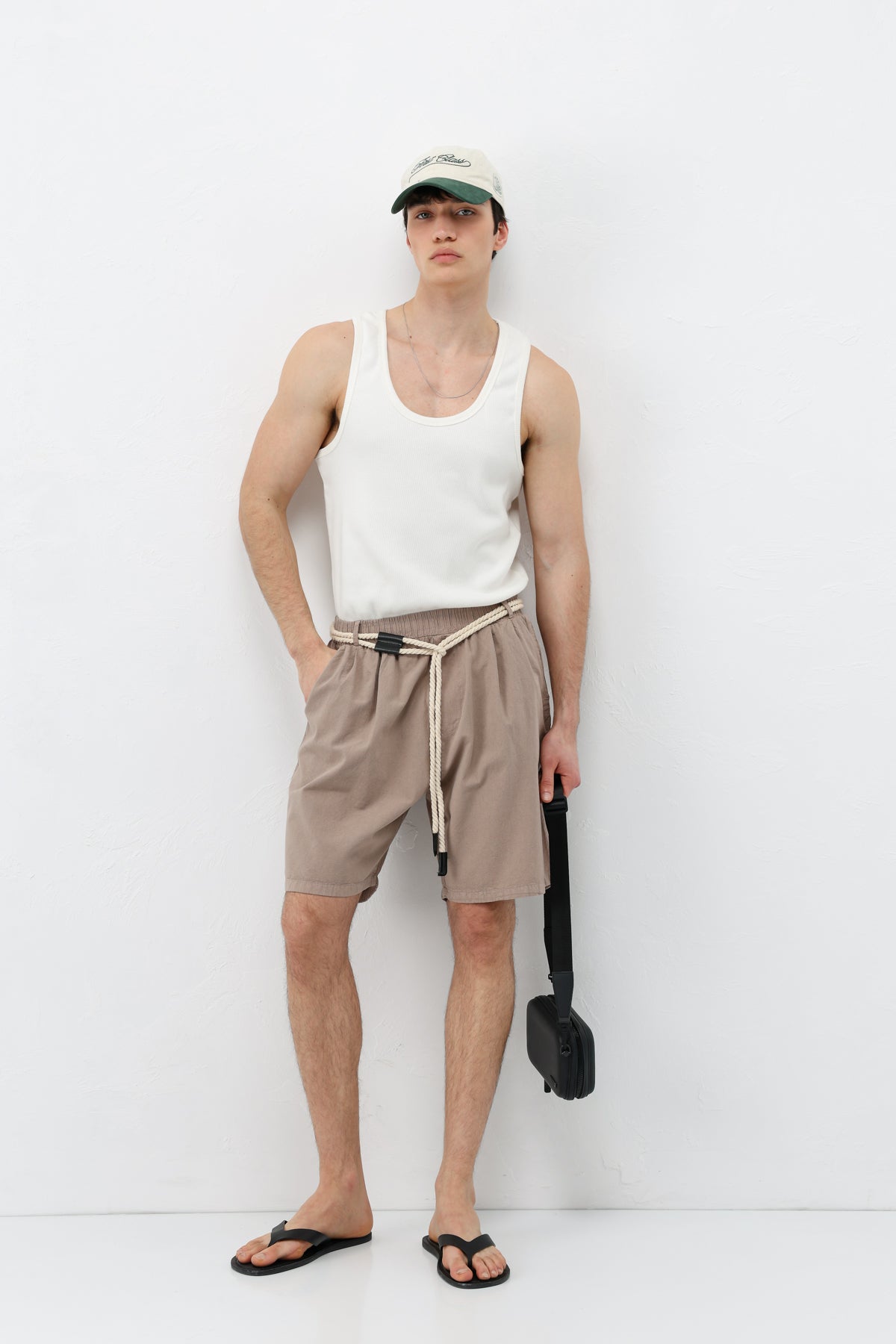 Kemerli Oversize Keten Şort Taş