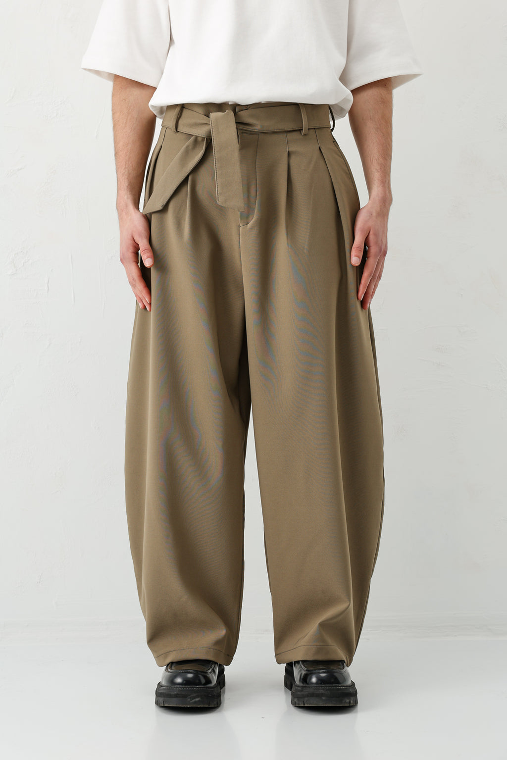 Barrel Fit Tailored Fit Kemerli Pantolon Haki