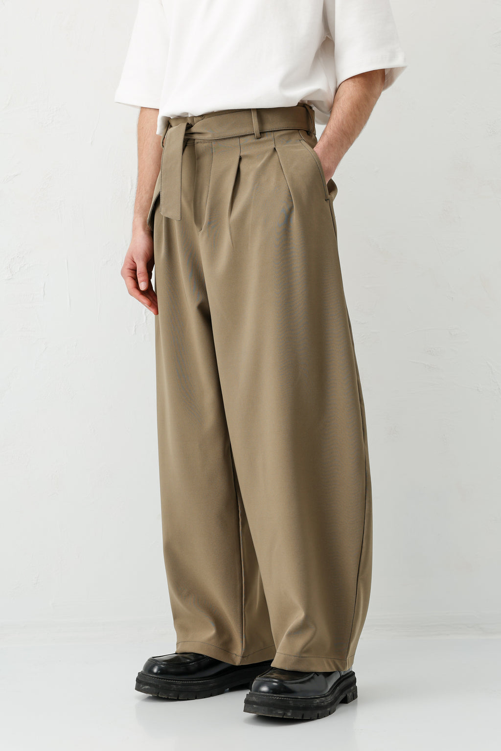 Barrel Fit Tailored Fit Kemerli Pantolon Haki