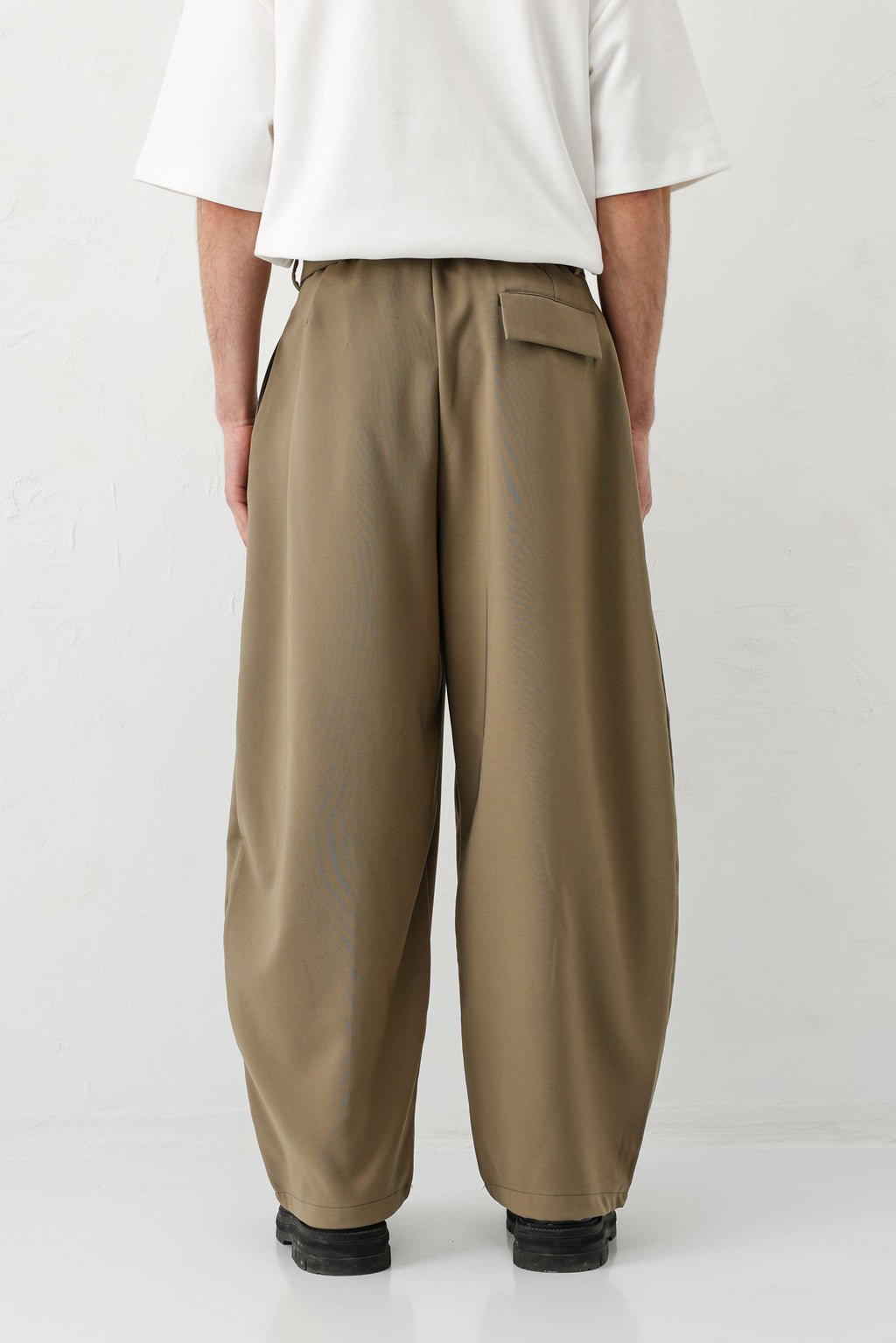 Barrel Fit Tailored Fit Kemerli Pantolon Haki