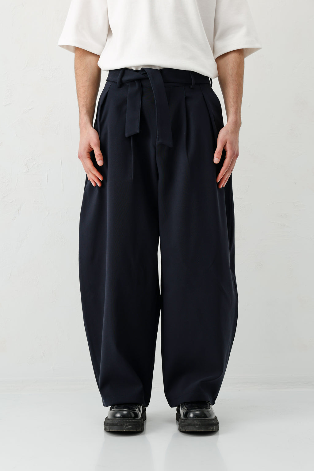Barrel Fit Tailored Fit Kemerli Pantolon Lacivert