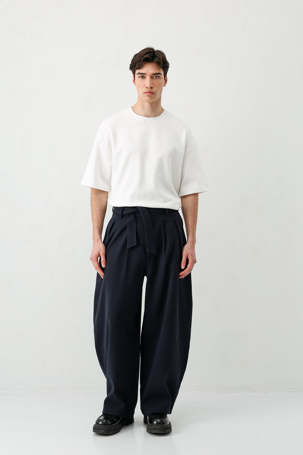 Barrel Fit Tailored Fit Kemerli Pantolon Lacivert